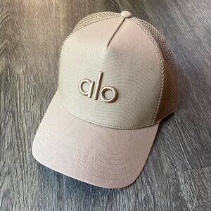 NWT ALO Yoga District Gravel Trucker Hat Cap Adjustable strapback tan khaki